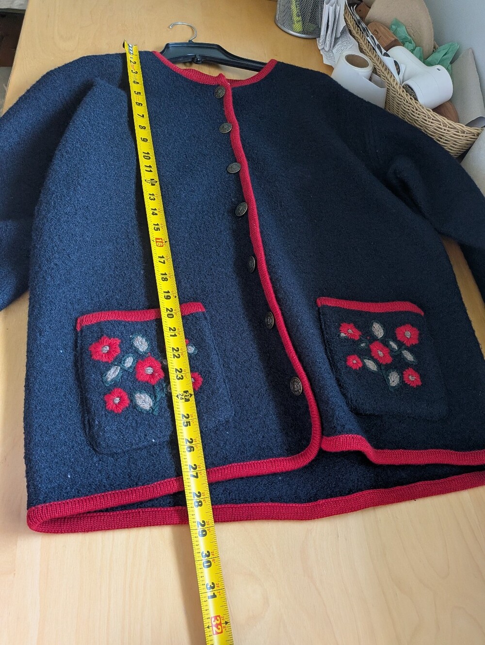 VINTAGE POINT ZERO Cardigan Women Size Large 100% Wool Granny Style Floral - Picture 8 of 9